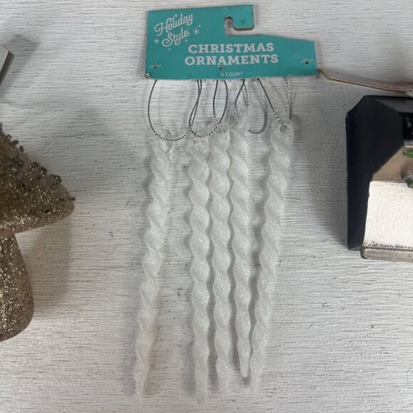 Holiday Style Christmas Ornaments 7 Pc Set New - Picture 5 of 10